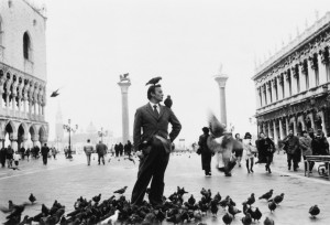 Martin Kippenberger in Venice, Italy, 1996 © E. Semotan